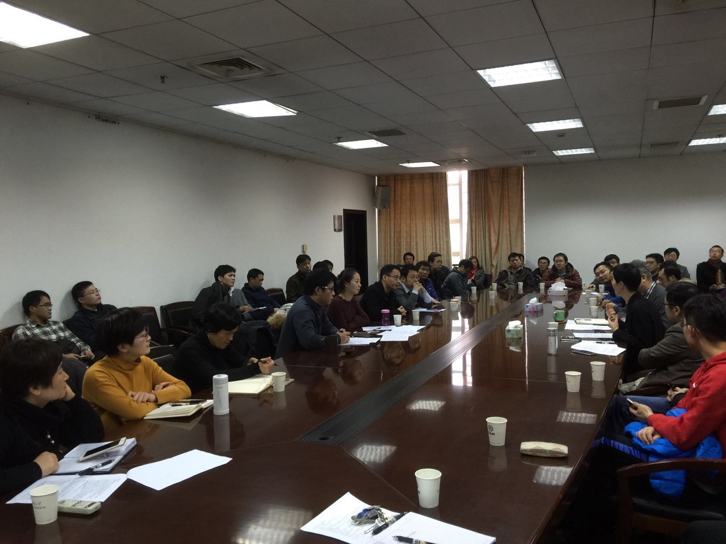 永利yl23411集团召开青年教师座谈会2.jpg