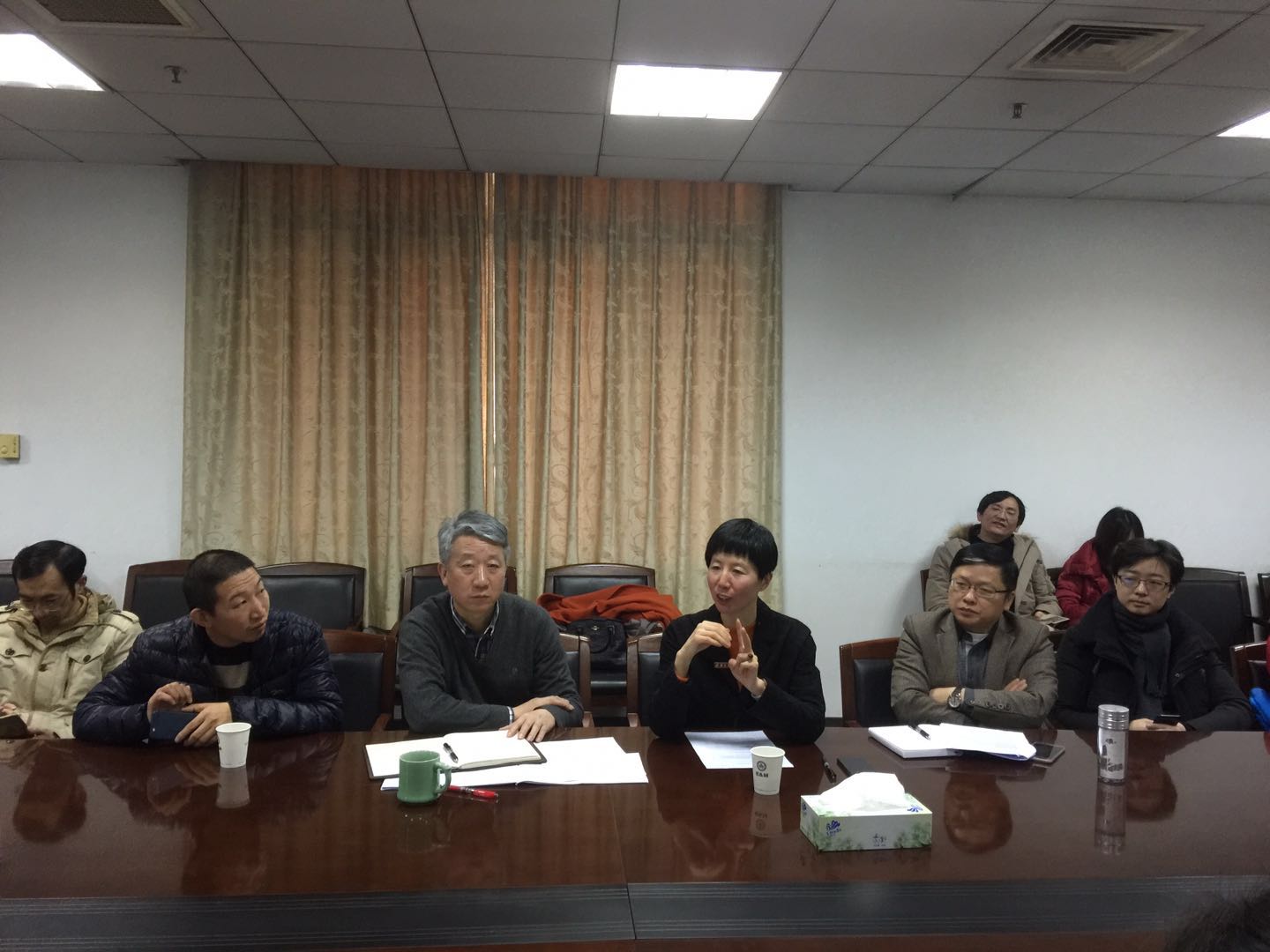 永利yl23411集团召开青年教师座谈会.jpg